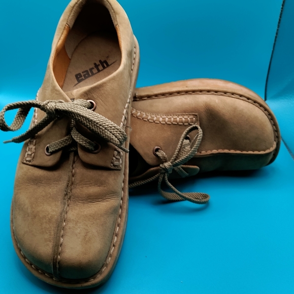 Suede Earth shoes, size 7 - Picture 4 of 4